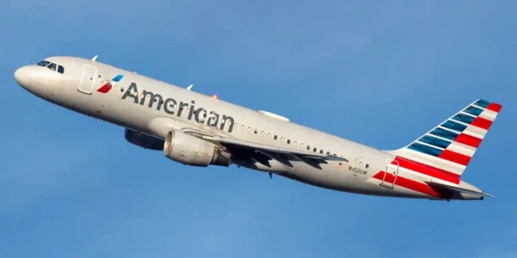 American Airlines Boeing 737 makes emergency landing due to electrical.webp - Travel News, Insights & Resources.